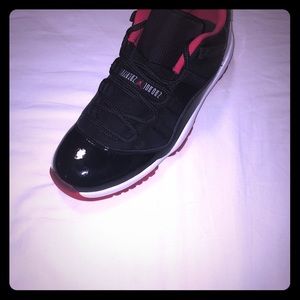 Air Jordan 11 Retro Low- Black/True Red-White sz10